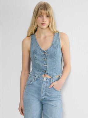 Denim Forum 90s Mia Vest Light Blue Button-Front Denim Vest